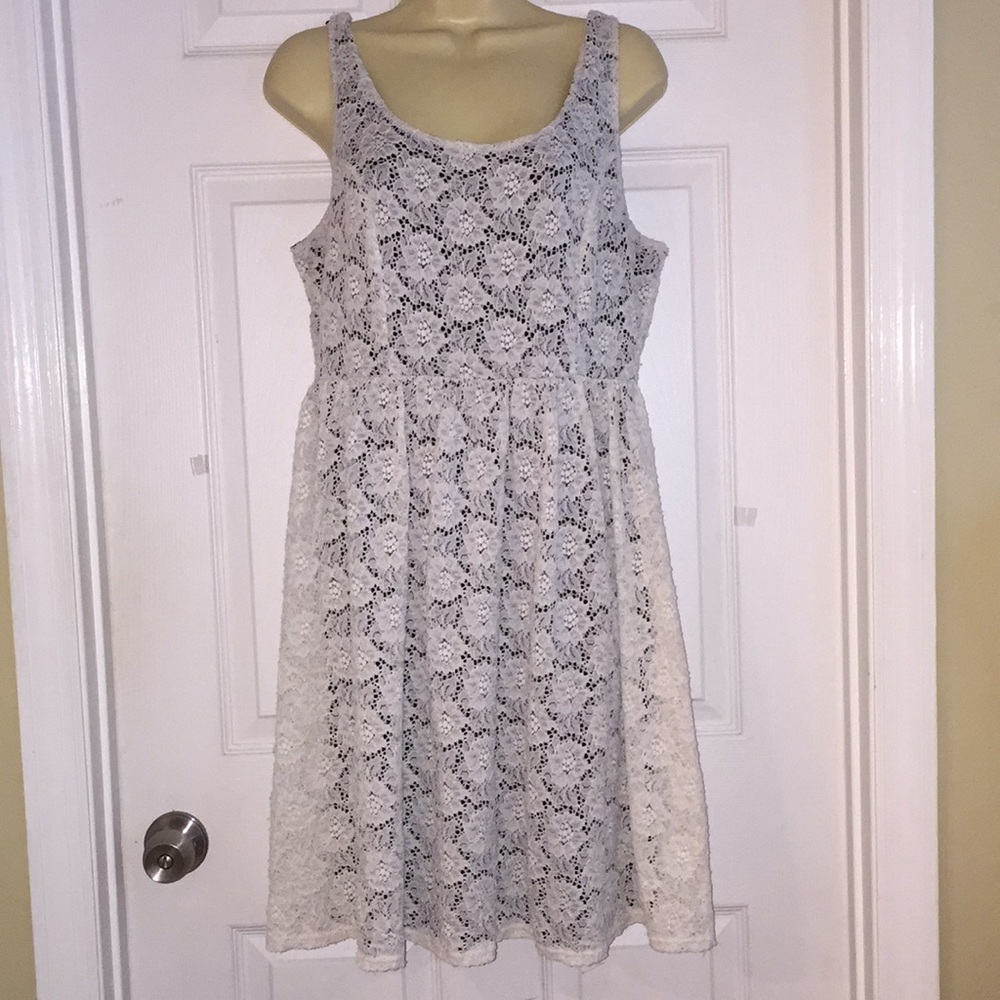Women's White Lace Sleeveless A-Line Dress